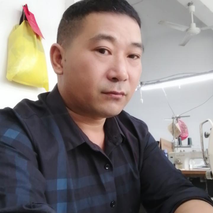 《东森服饰》