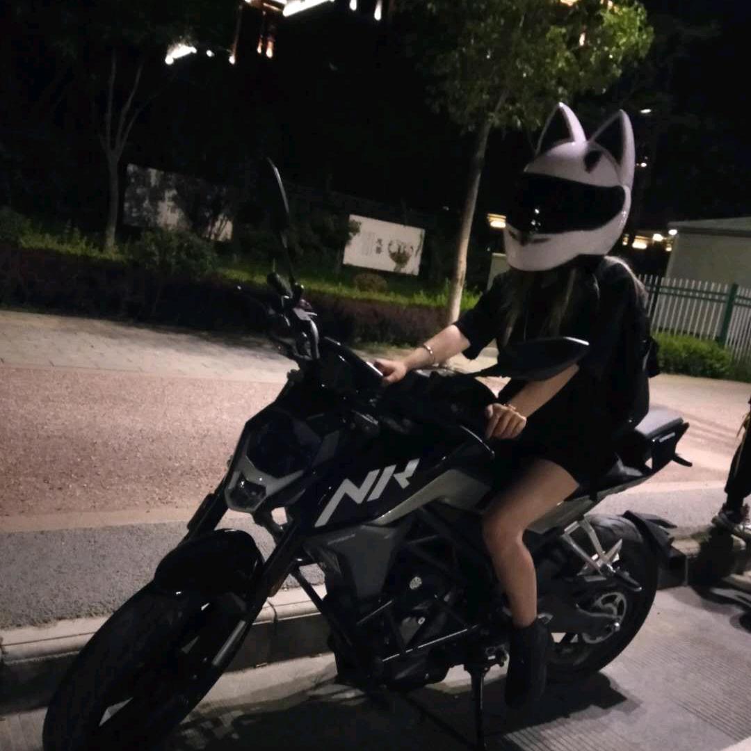 萬事勝意 •