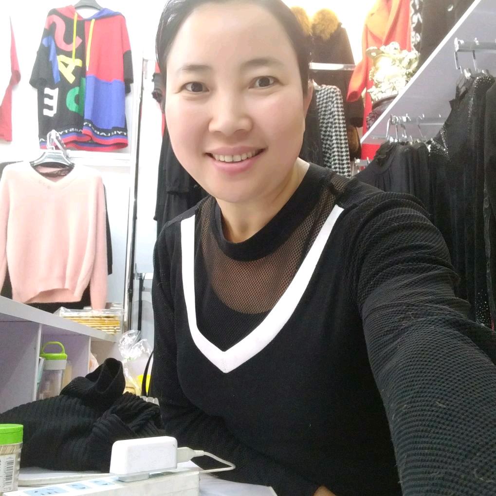 蒙自漂亮千百万服装店