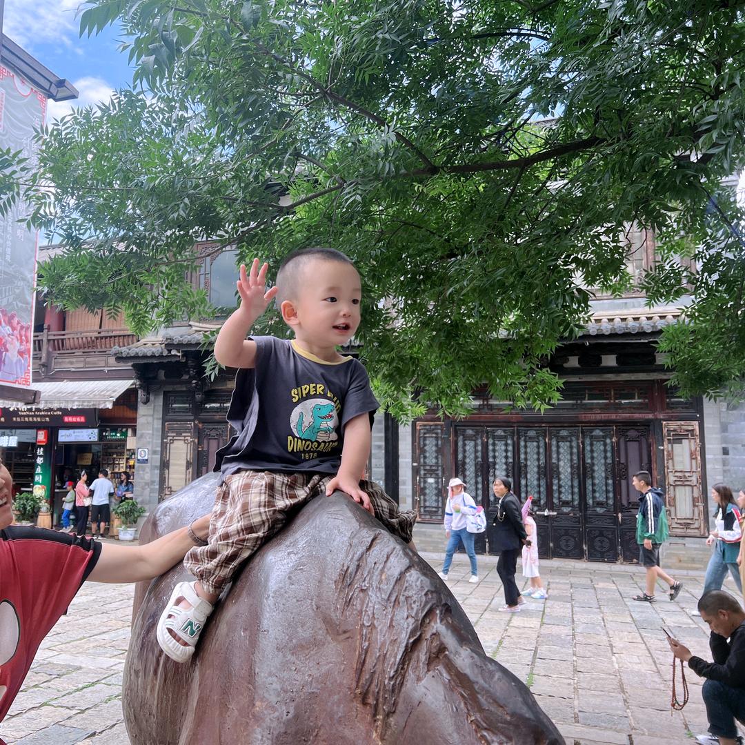 杨湖（拒绝私聊）