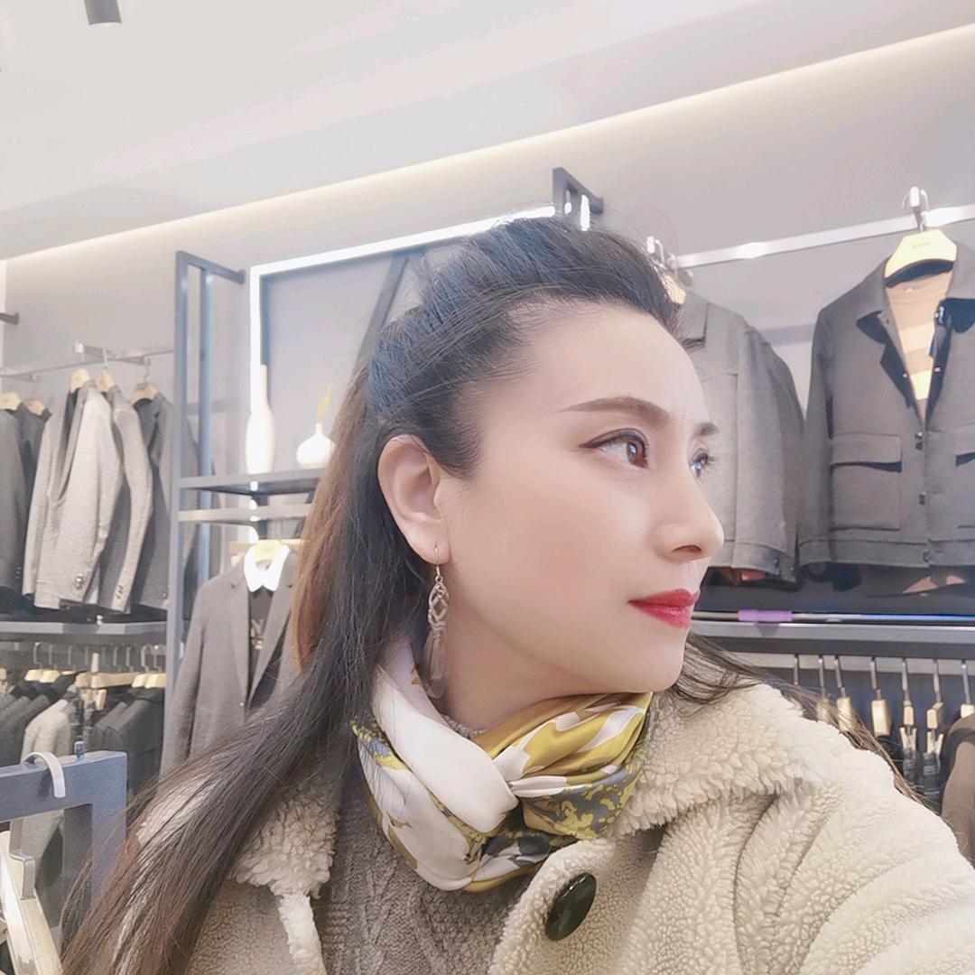 金鼠静心听水