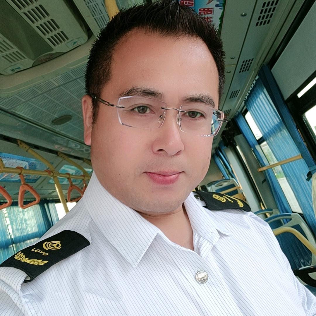 高邮公交军哥