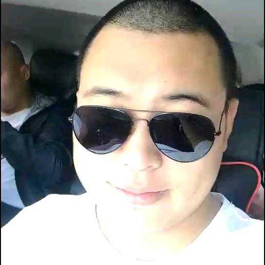 爱笑的军仔  i  