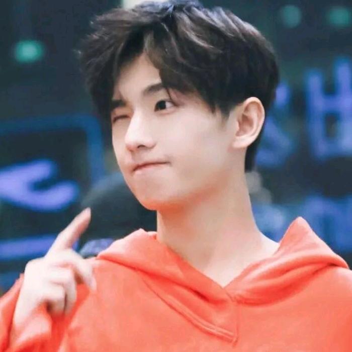 打球很瓜皮的东哥皮！