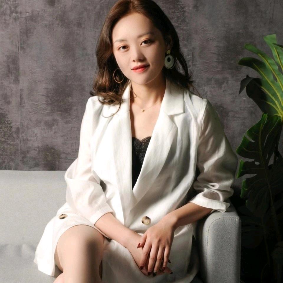 设计师周玲