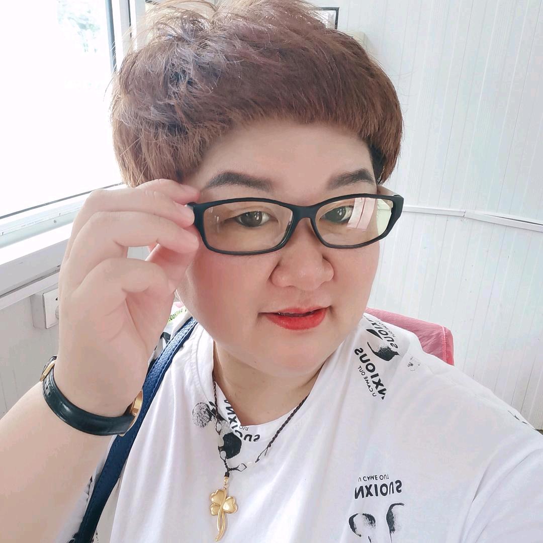 🦋蝶变🦋（云上游泳篮球培训静静）