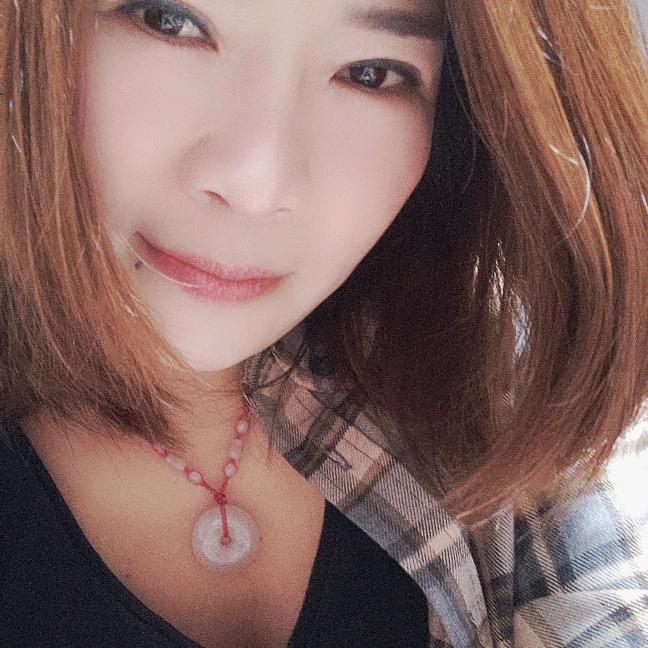 淡抹、誰的烟熏妆