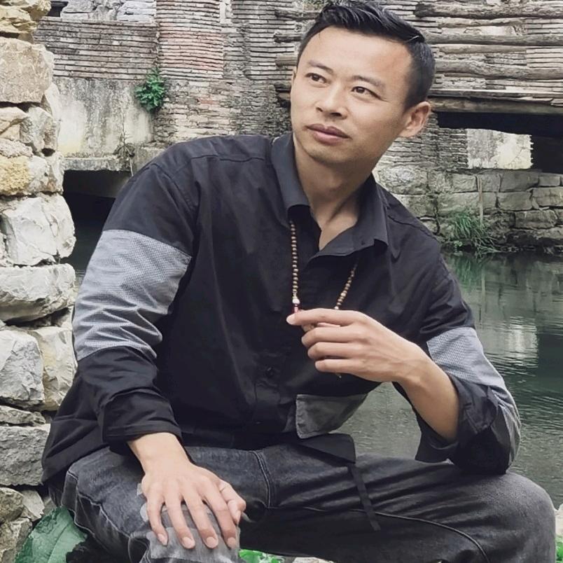 摄影师军仔