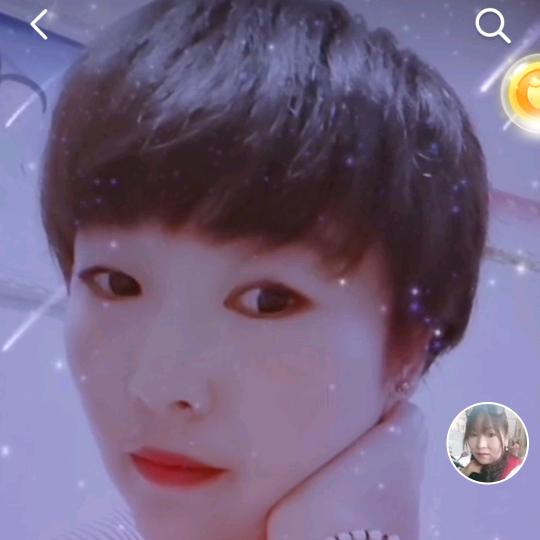 地摊小姐姐