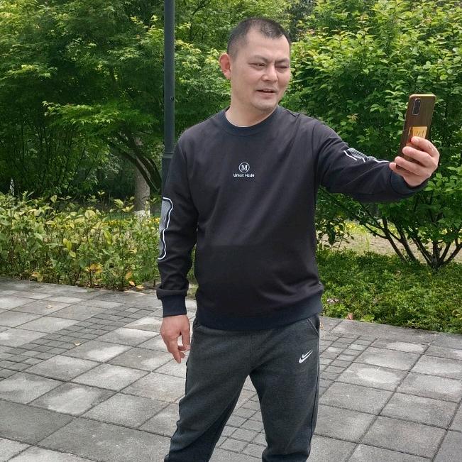 没背景唯努力