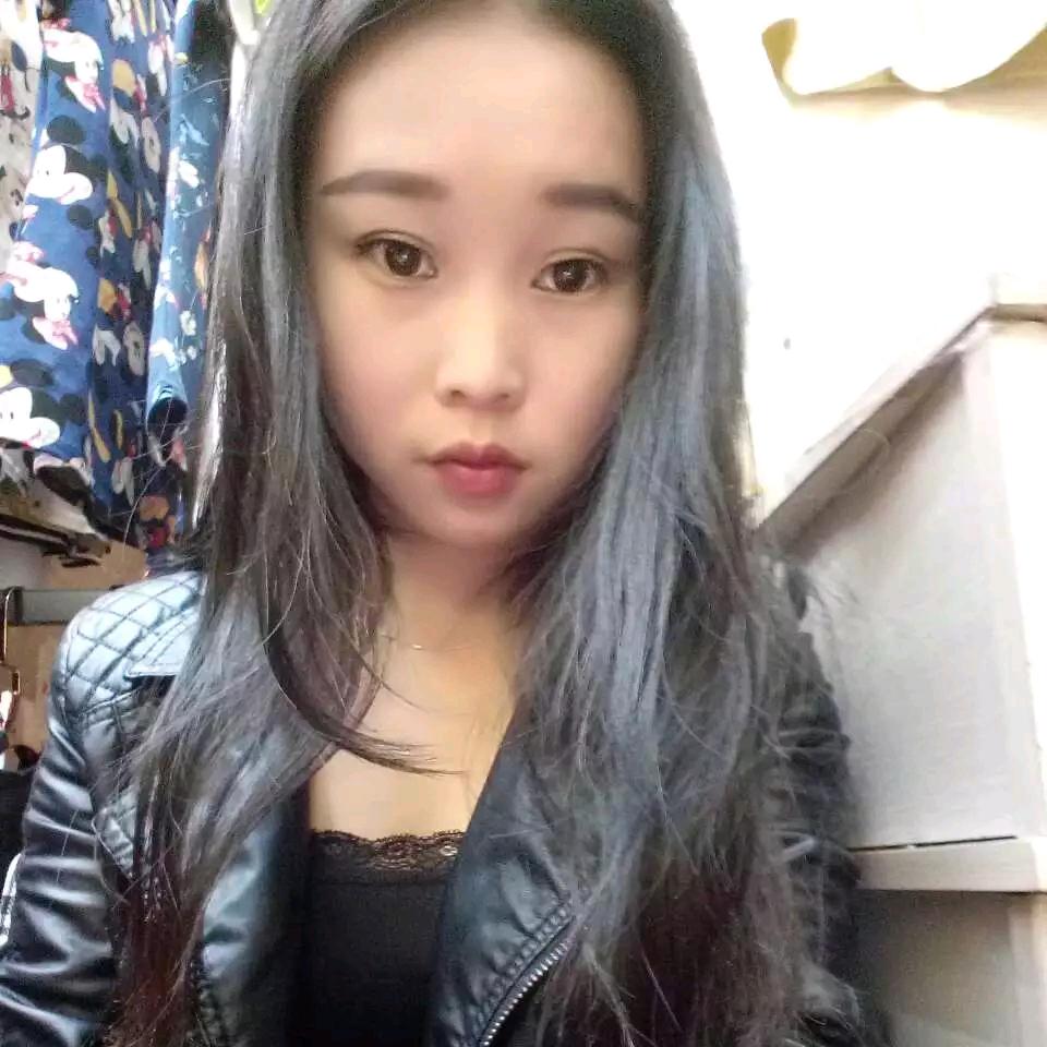 卖盒饭的小姐姐