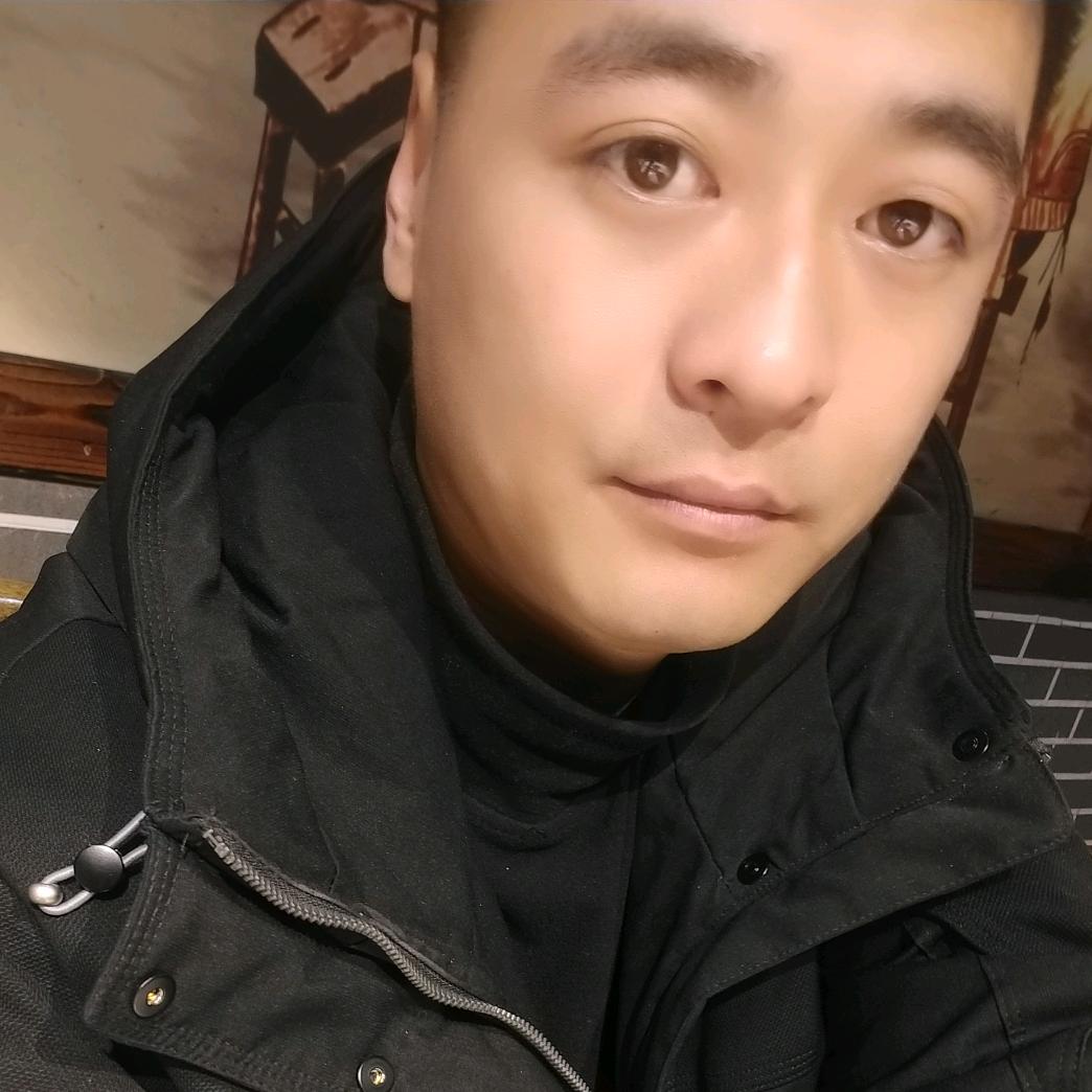 蓝蓝的月亮