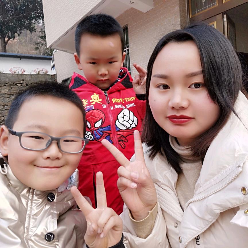 是线线啊♥(｡￫v￩｡)♥