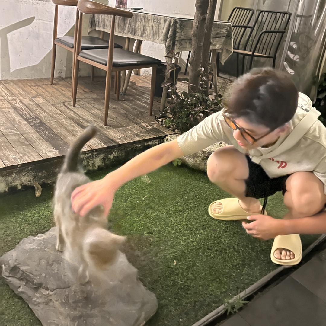 扣着脚丫扣着篮