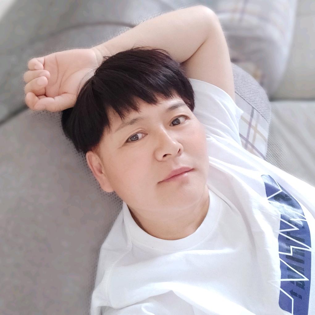 红梅，米兰壁布，室内装修