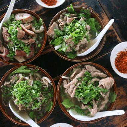 乐山跷脚牛肉小碗菜