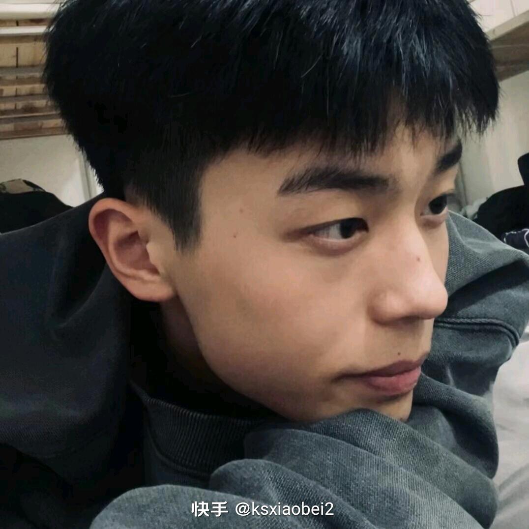 嗯哼😂😂