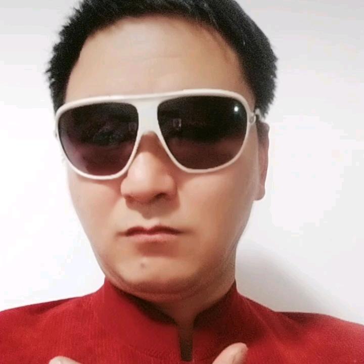 红衣哥