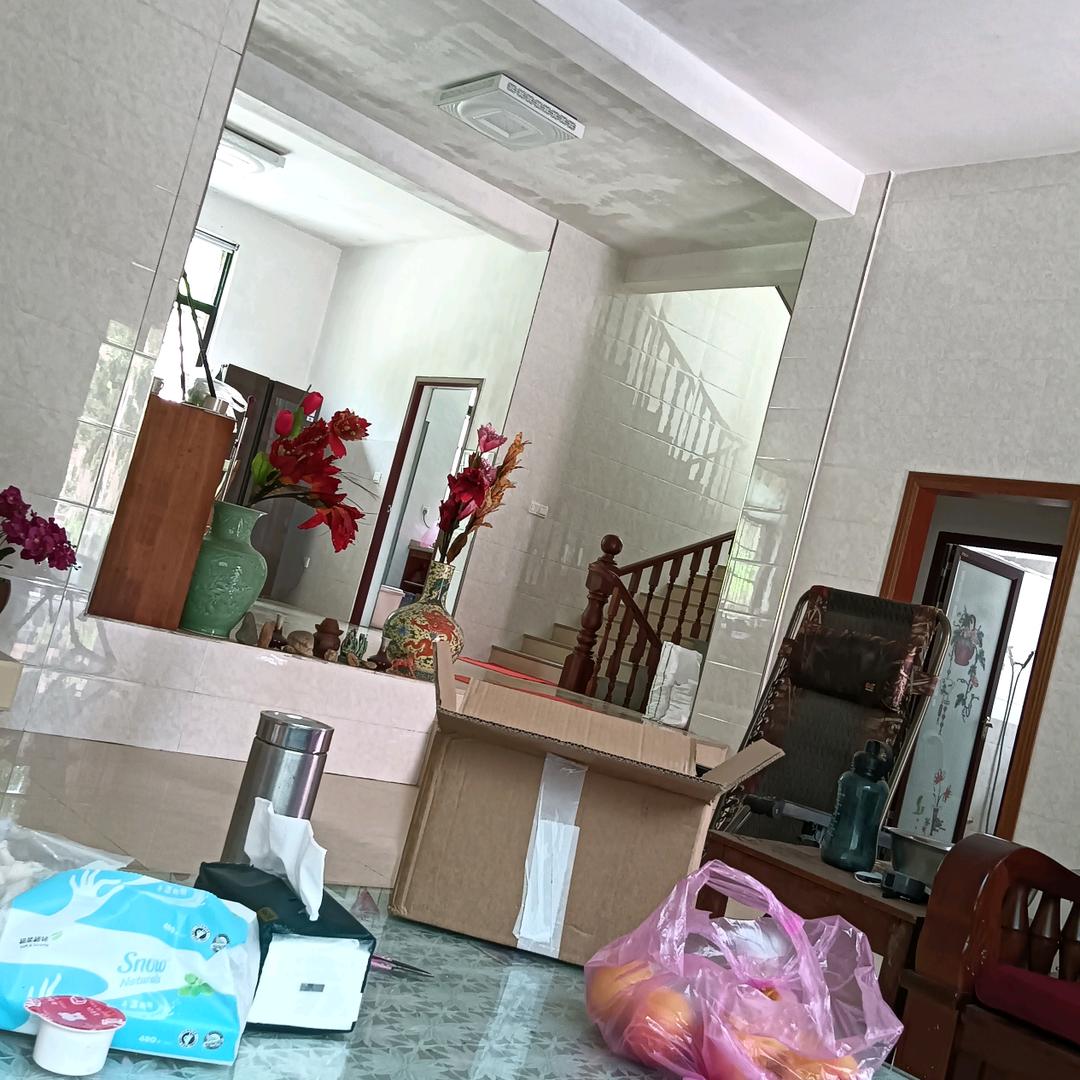 吕金红专业敲墙开门窗等一条龙服务