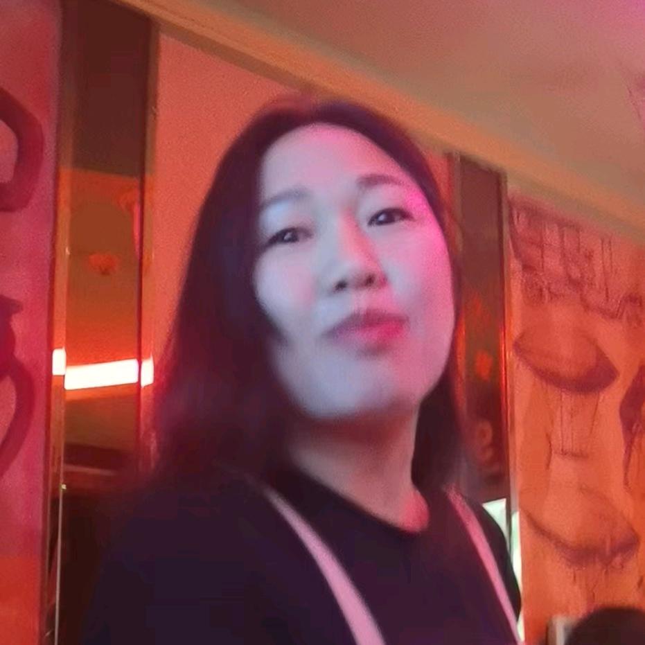 依雯