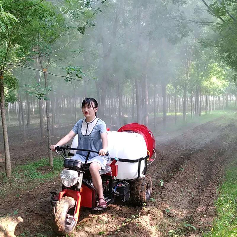 联科沃果履带割草机