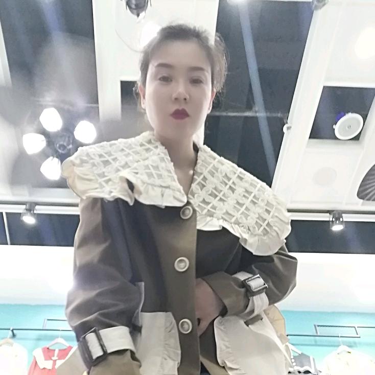 贸易大厦二楼恩娅欧韩女装店80斤-260