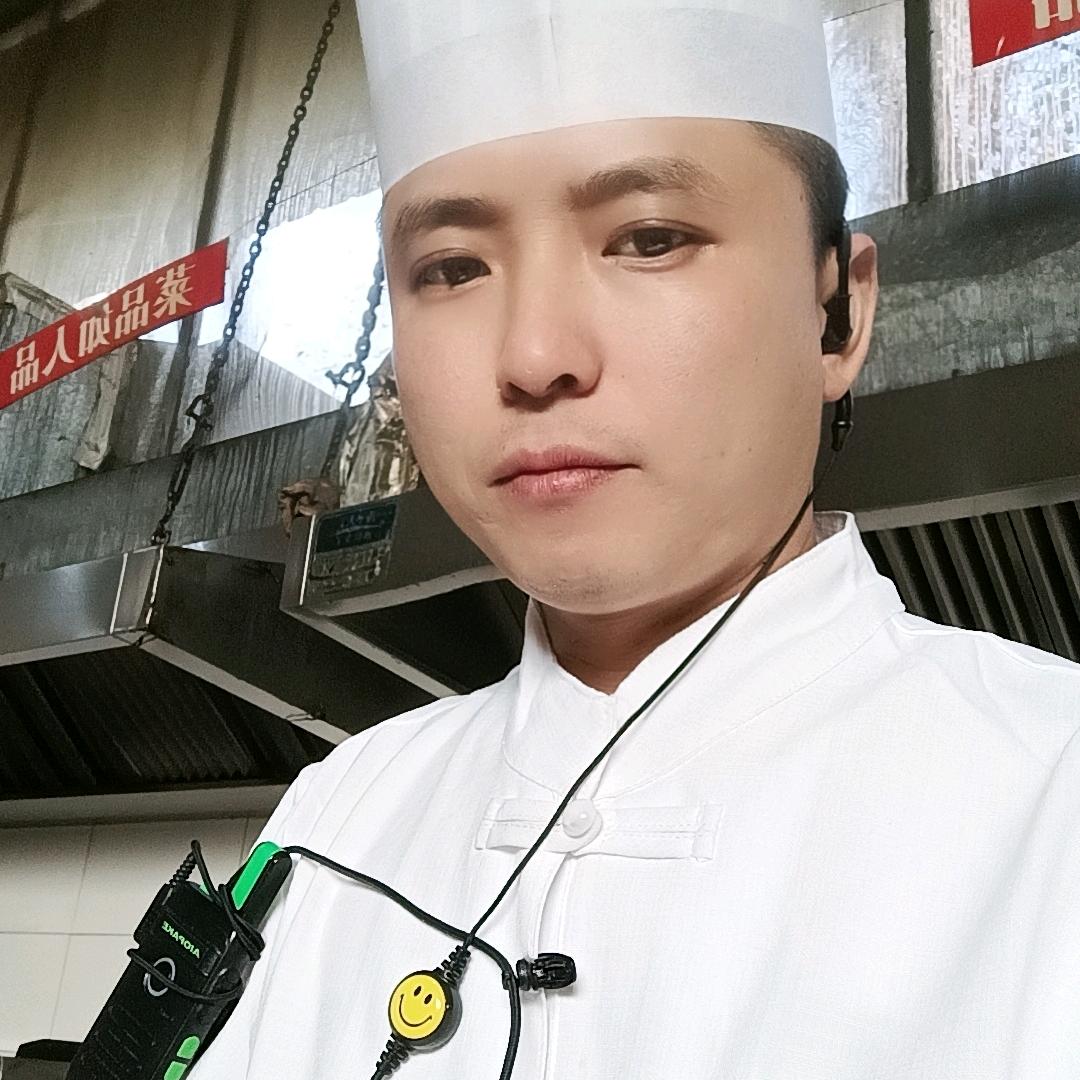 成都新汇桂宴会中心周自彬厨师长