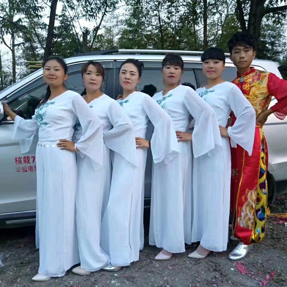 龙广梅花花灯队