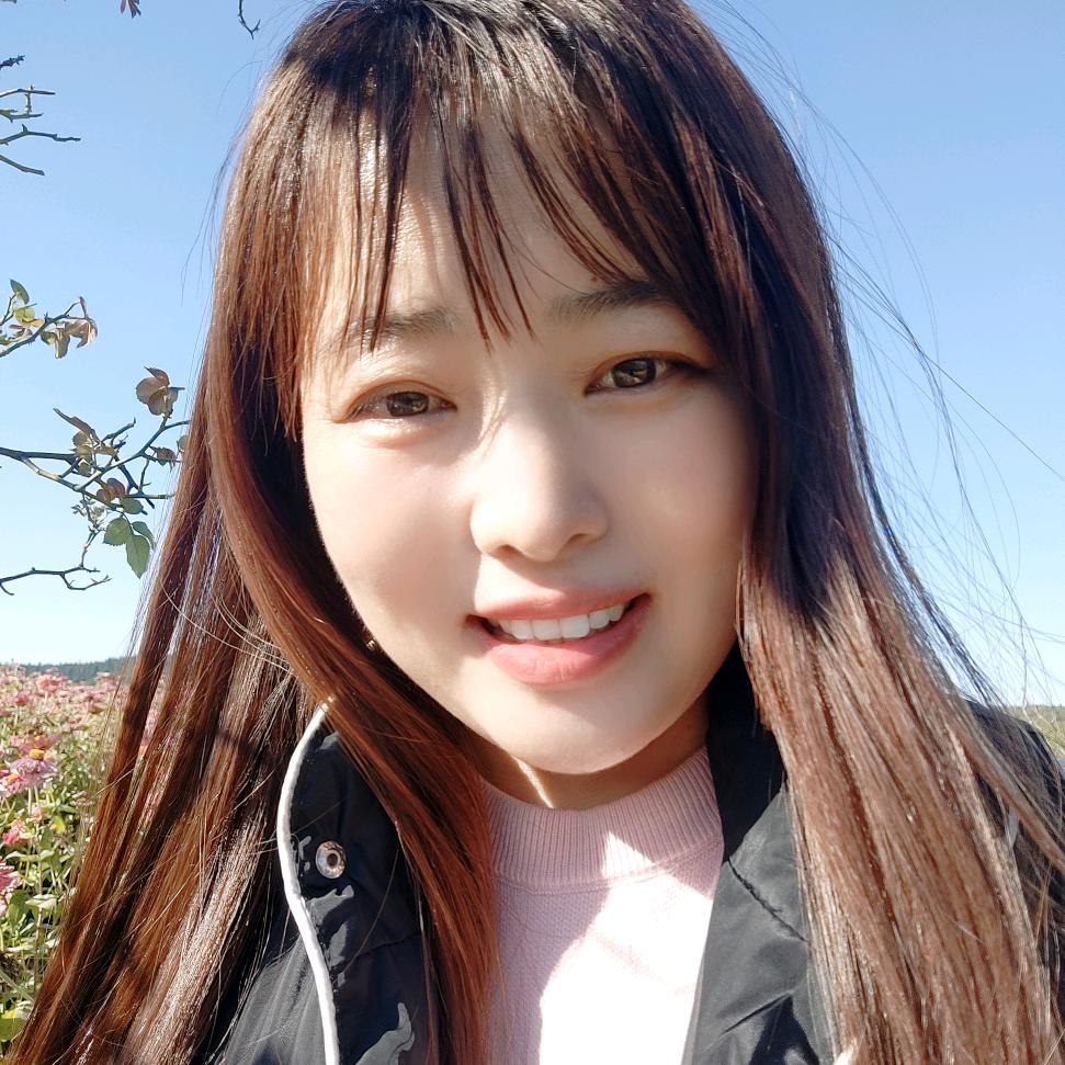 村里小芳，