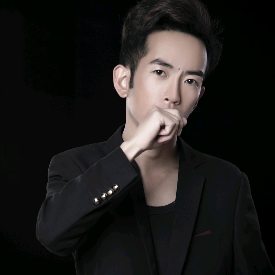 摄影师-华伟（全国可约)