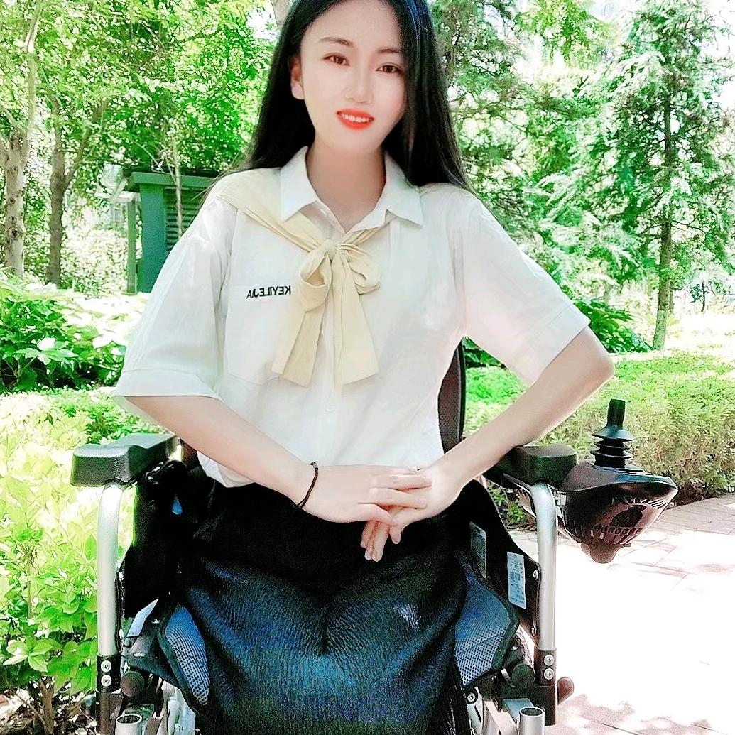 @波 妞♿