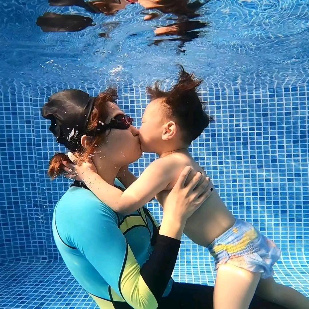 月儿湾儿童水育中心（天津滨海店）