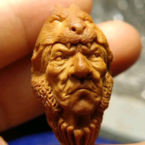 核桃雕刻核雕师～王刚