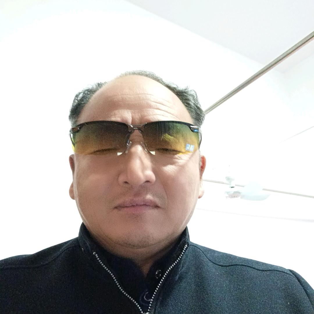 李华