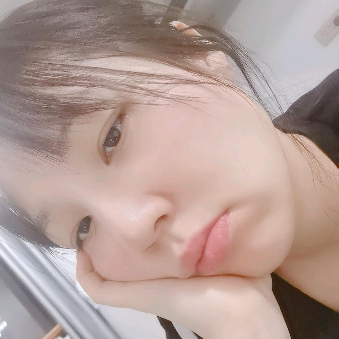 nini头像