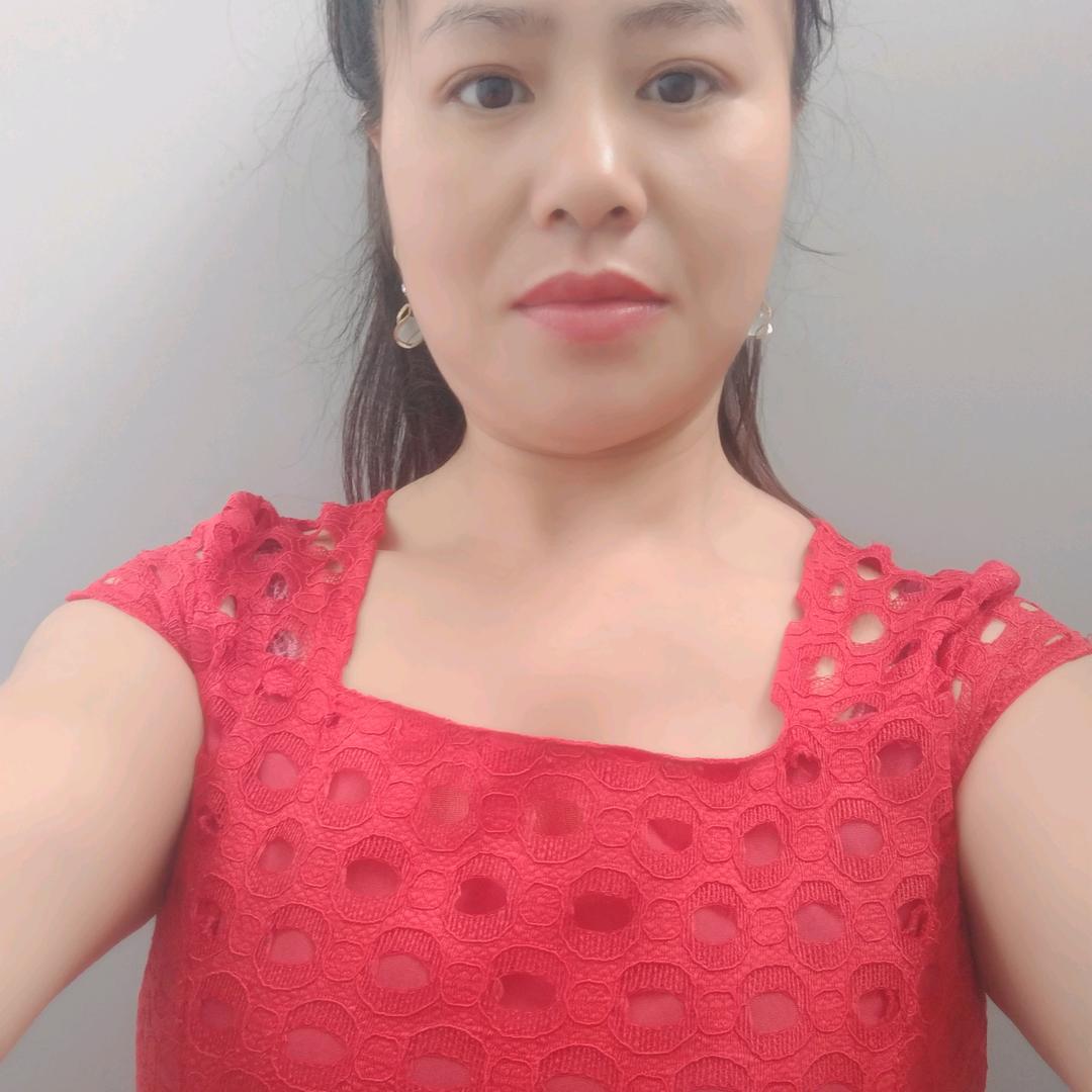 小芳,、除了坚强,别无选择,加油吧!坚持