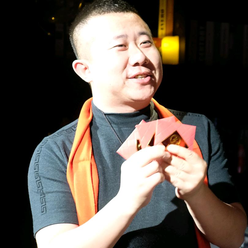 范亮