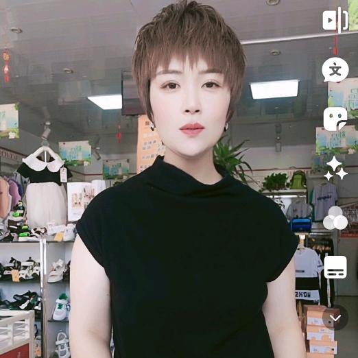 尹集大小孩童装丽姐