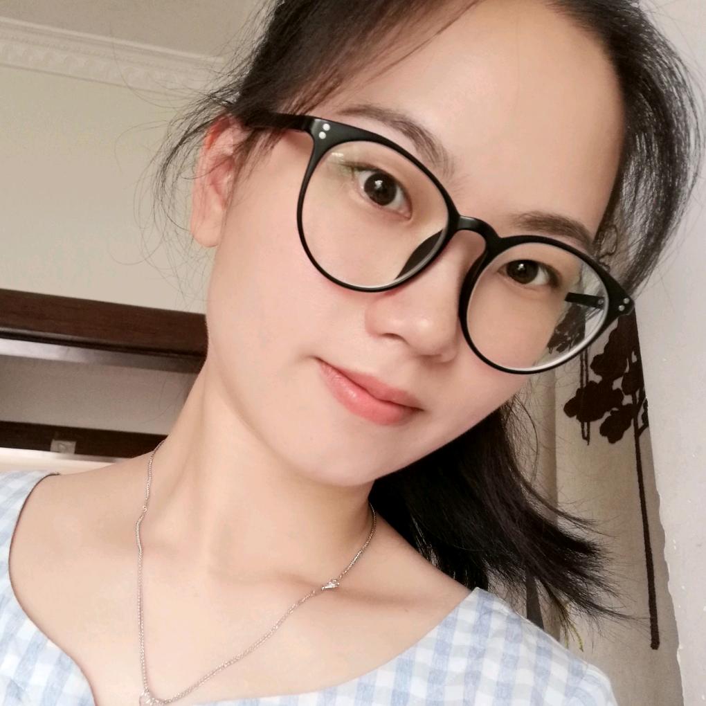 卓微贤睡衣穿搭