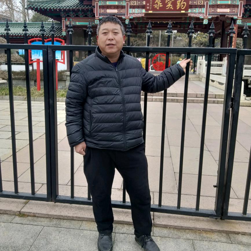 兰馨山水专做假山假树。