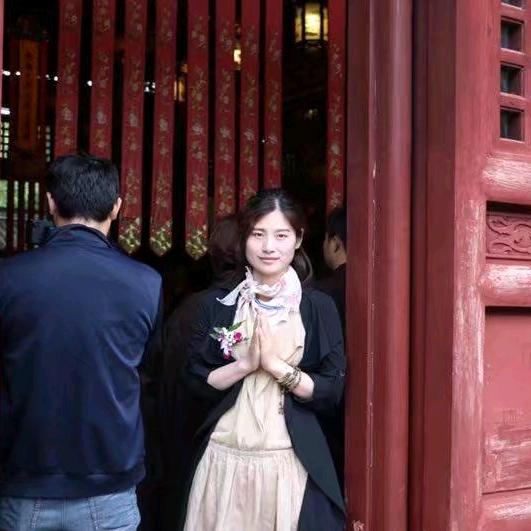 陈思亦趣选小铺