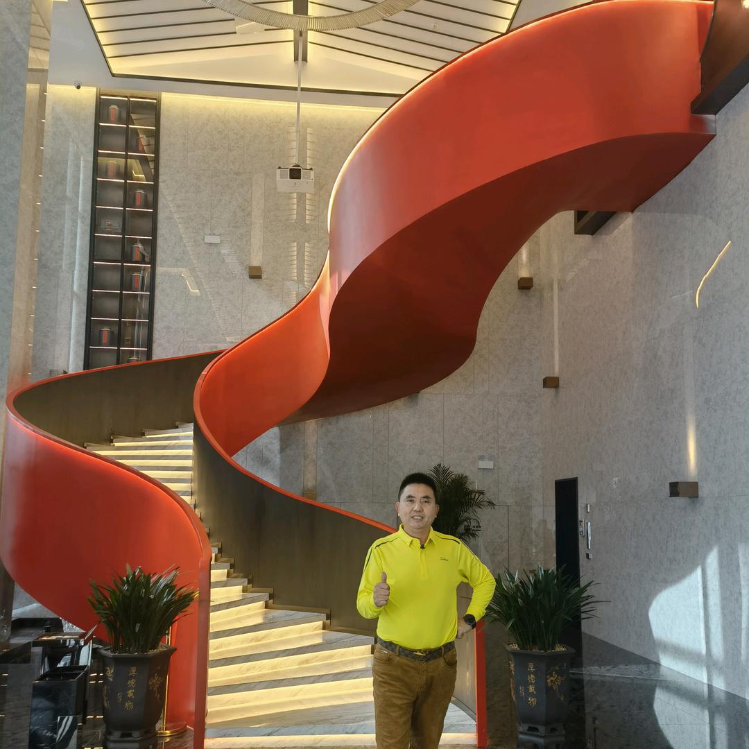 欧睿仕异形钢梯定制