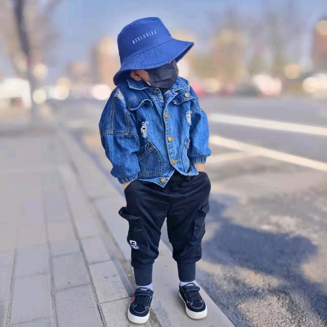 (ง •̀_•́)ง王