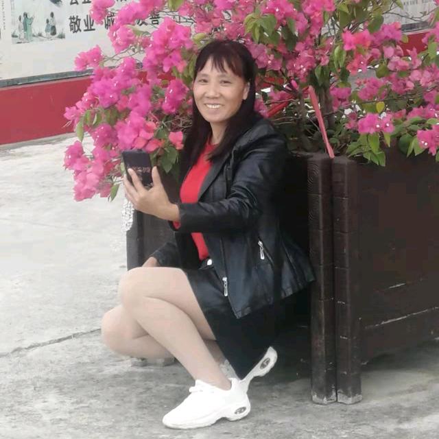 钟gf~卖猪肉小姐姐