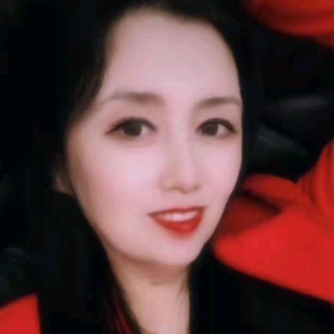 利利时尚精品(糖糖)