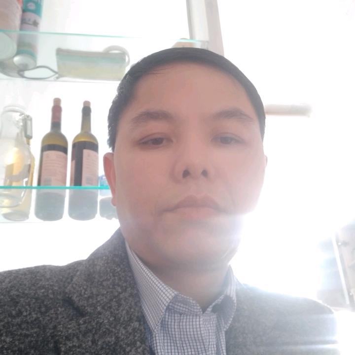 王老幺品牌男装折扣店。