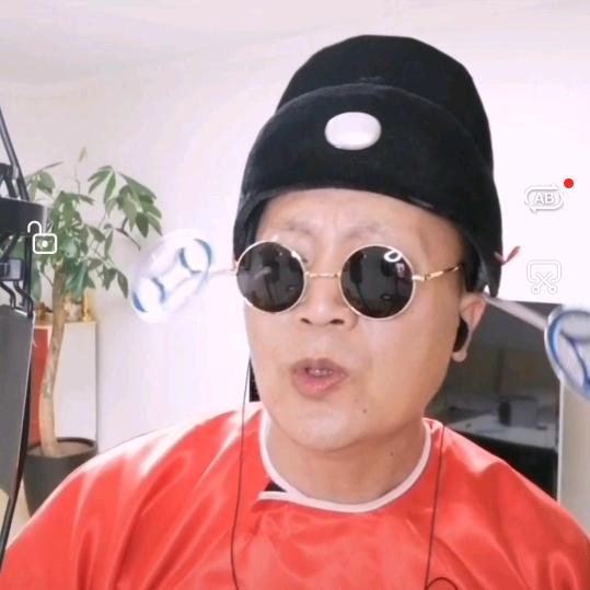 祁隆的歌迷 小官歌