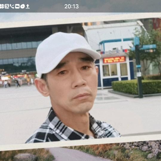 华哥爱跳舞（手机摄影）