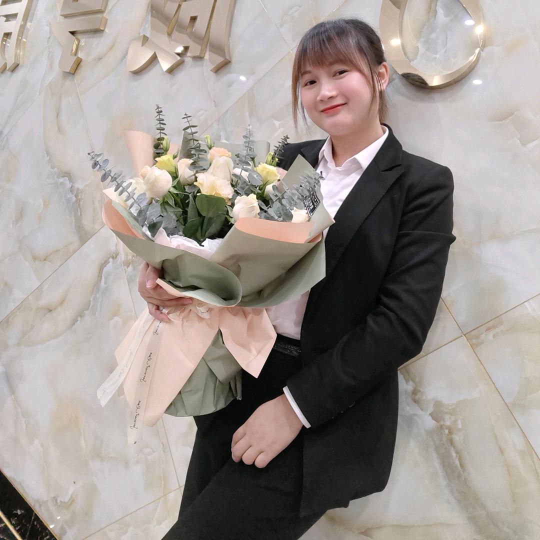 村里有个姑娘叫小方