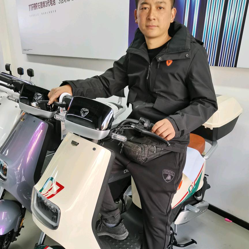 雅迪电动车（四矿店）小徐